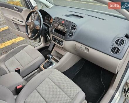 Серый Фольксваген Гольф Плюс, объемом двигателя 1.4 л и пробегом 188 тыс. км за 7500 $, фото 24 на Automoto.ua