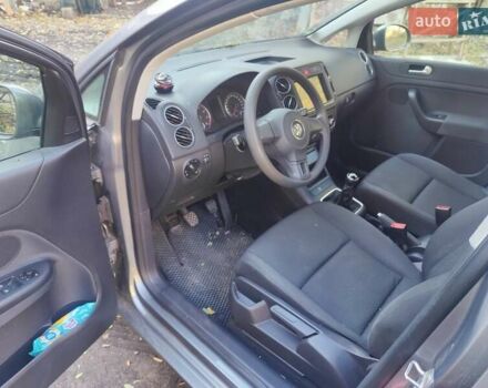 Серый Фольксваген Гольф Плюс, объемом двигателя 1.6 л и пробегом 144 тыс. км за 9000 $, фото 7 на Automoto.ua