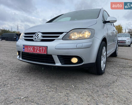 Фольксваген Гольф Плюс 2009 в Ровно на Automoto.ua Серый Фольксваген Гольф Плюс, объемом двигателя 1.6 л и пробегом 172 тыс. км за 7550 $, фото 3 на Automoto.ua