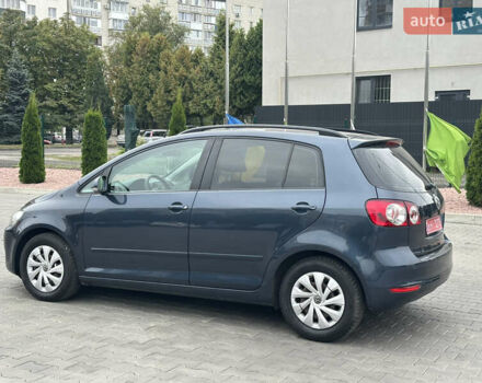 Фольксваген Гольф Плюс 2009 в Луцке на Automoto.ua Серый Фольксваген Гольф Плюс, объемом двигателя 1.4 л и пробегом 220 тыс. км за 6350 $, фото 2 на Automoto.ua