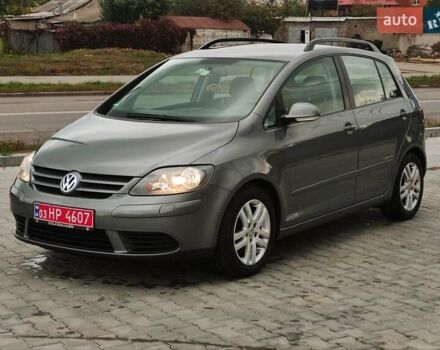 Серый Фольксваген Гольф Плюс, объемом двигателя 1.6 л и пробегом 218 тыс. км за 6800 $, фото 6 на Automoto.ua
