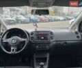 Серый Фольксваген Гольф Плюс, объемом двигателя 1.39 л и пробегом 220 тыс. км за 7790 $, фото 12 на Automoto.ua