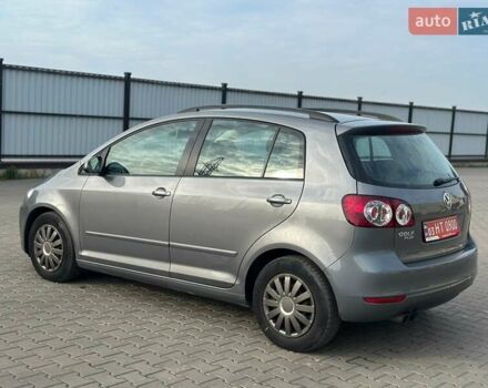 Серый Фольксваген Гольф Плюс, объемом двигателя 1.4 л и пробегом 112 тыс. км за 8000 $, фото 7 на Automoto.ua