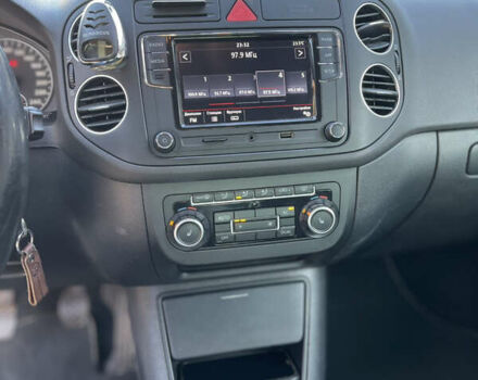 Серый Фольксваген Гольф Плюс, объемом двигателя 1.6 л и пробегом 280 тыс. км за 7400 $, фото 7 на Automoto.ua