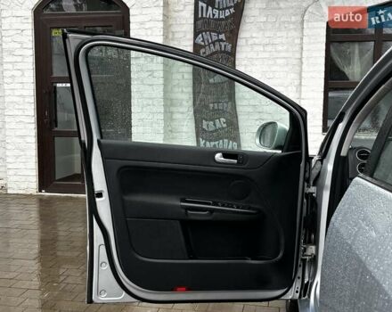 Серый Фольксваген Гольф Плюс, объемом двигателя 1.6 л и пробегом 189 тыс. км за 9499 $, фото 95 на Automoto.ua