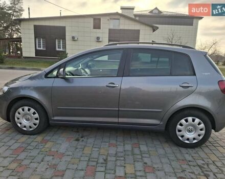 Серый Фольксваген Гольф Плюс, объемом двигателя 1.2 л и пробегом 241 тыс. км за 8300 $, фото 6 на Automoto.ua