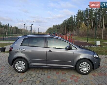 Серый Фольксваген Гольф Плюс, объемом двигателя 1.2 л и пробегом 241 тыс. км за 8300 $, фото 2 на Automoto.ua