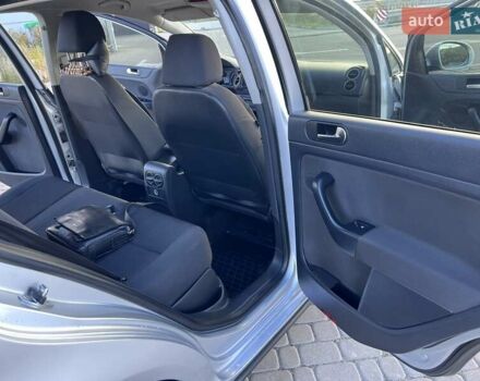 Серый Фольксваген Гольф Плюс, объемом двигателя 1.39 л и пробегом 260 тыс. км за 7850 $, фото 31 на Automoto.ua