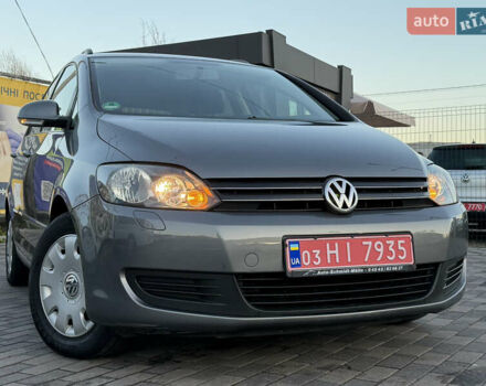 Серый Фольксваген Гольф Плюс, объемом двигателя 1.6 л и пробегом 214 тыс. км за 8350 $, фото 3 на Automoto.ua