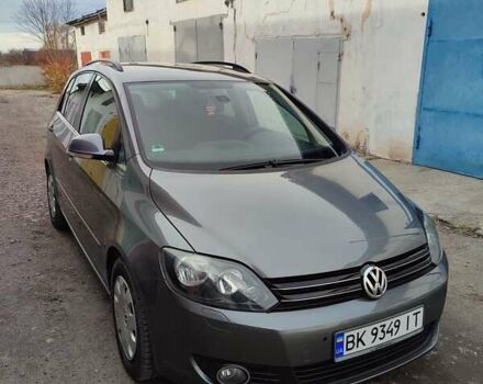 Серый Фольксваген Гольф Плюс, объемом двигателя 1.6 л и пробегом 257 тыс. км за 7700 $, фото 1 на Automoto.ua