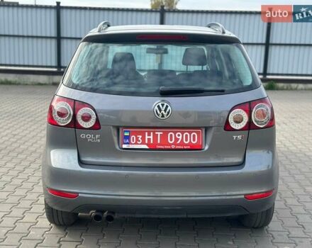 Серый Фольксваген Гольф Плюс, объемом двигателя 1.4 л и пробегом 112 тыс. км за 8000 $, фото 2 на Automoto.ua