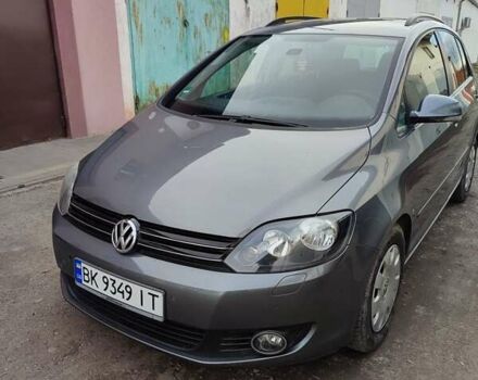 Серый Фольксваген Гольф Плюс, объемом двигателя 1.6 л и пробегом 257 тыс. км за 7700 $, фото 2 на Automoto.ua