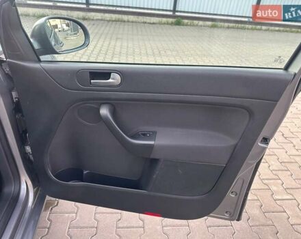 Серый Фольксваген Гольф Плюс, объемом двигателя 1.4 л и пробегом 112 тыс. км за 8000 $, фото 23 на Automoto.ua