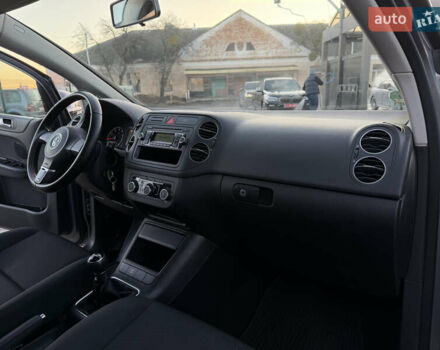 Серый Фольксваген Гольф Плюс, объемом двигателя 1.6 л и пробегом 214 тыс. км за 8350 $, фото 25 на Automoto.ua