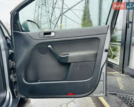 Серый Фольксваген Гольф Плюс, объемом двигателя 1.4 л и пробегом 162 тыс. км за 8200 $, фото 23 на Automoto.ua