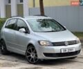 Серый Фольксваген Гольф Плюс, объемом двигателя 1.6 л и пробегом 200 тыс. км за 7600 $, фото 1 на Automoto.ua