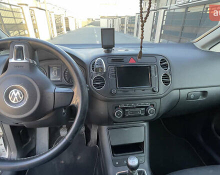 Серый Фольксваген Гольф Плюс, объемом двигателя 1.6 л и пробегом 280 тыс. км за 7400 $, фото 16 на Automoto.ua