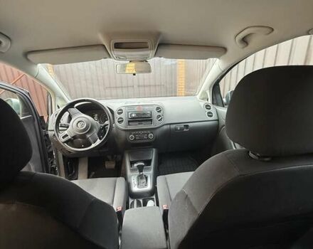 Серый Фольксваген Гольф Плюс, объемом двигателя 1.39 л и пробегом 104 тыс. км за 8500 $, фото 4 на Automoto.ua