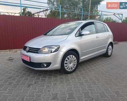 Фольксваген Гольф Плюс 2010 в Луцке на Automoto.ua Серый Фольксваген Гольф Плюс, объемом двигателя 1.6 л и пробегом 180 тыс. км за 8200 $, фото 2 на Automoto.ua