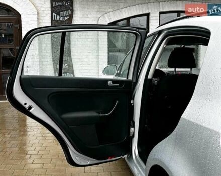 Серый Фольксваген Гольф Плюс, объемом двигателя 1.6 л и пробегом 189 тыс. км за 9499 $, фото 92 на Automoto.ua