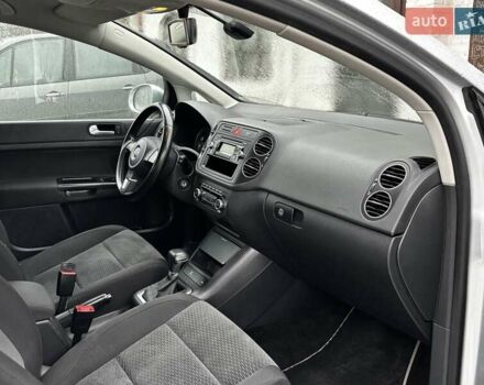 Серый Фольксваген Гольф Плюс, объемом двигателя 1.6 л и пробегом 189 тыс. км за 9499 $, фото 74 на Automoto.ua