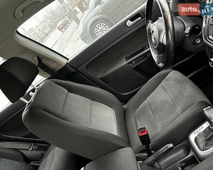 Серый Фольксваген Гольф Плюс, объемом двигателя 1.6 л и пробегом 189 тыс. км за 9399 $, фото 95 на Automoto.ua