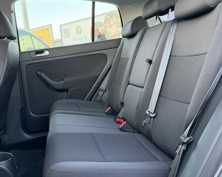 Серый Фольксваген Гольф Плюс, объемом двигателя 1.6 л и пробегом 214 тыс. км за 8350 $, фото 21 на Automoto.ua