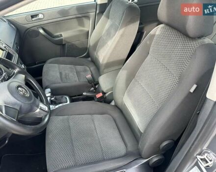 Серый Фольксваген Гольф Плюс, объемом двигателя 1.4 л и пробегом 112 тыс. км за 8000 $, фото 12 на Automoto.ua