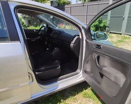 Серый Фольксваген Гольф Плюс, объемом двигателя 1.6 л и пробегом 145 тыс. км за 8000 $, фото 4 на Automoto.ua