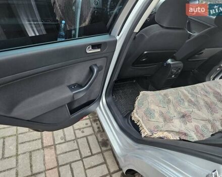 Серый Фольксваген Гольф Плюс, объемом двигателя 1.6 л и пробегом 240 тыс. км за 6200 $, фото 13 на Automoto.ua