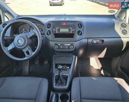 Серый Фольксваген Гольф Плюс, объемом двигателя 1.39 л и пробегом 186 тыс. км за 7100 $, фото 21 на Automoto.ua