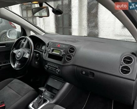 Серый Фольксваген Гольф Плюс, объемом двигателя 1.6 л и пробегом 189 тыс. км за 9499 $, фото 76 на Automoto.ua