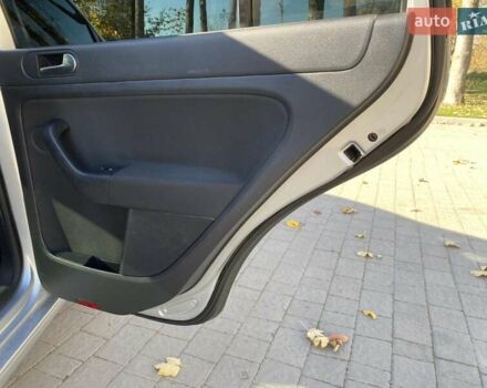 Сірий Фольксваген Golf Plus, об'ємом двигуна 1.6 л та пробігом 246 тис. км за 7700 $, фото 24 на Automoto.ua