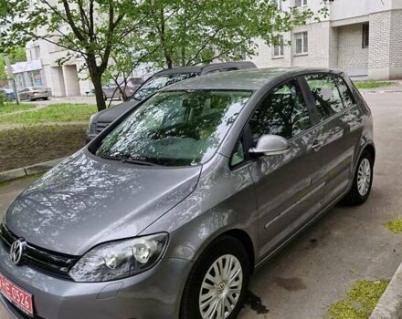 Серый Фольксваген Гольф Плюс, объемом двигателя 1.4 л и пробегом 195 тыс. км за 8600 $, фото 4 на Automoto.ua