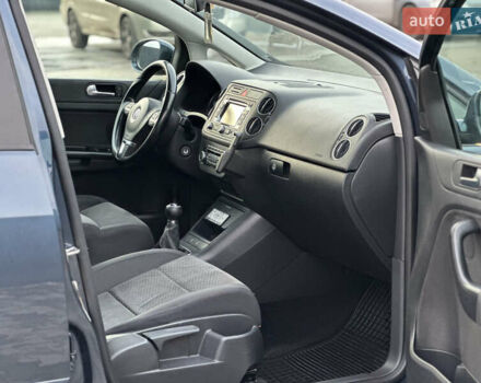 Серый Фольксваген Гольф Плюс, объемом двигателя 1.6 л и пробегом 245 тыс. км за 8199 $, фото 16 на Automoto.ua