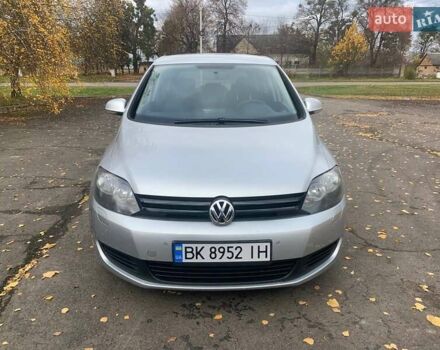 Серый Фольксваген Гольф Плюс, объемом двигателя 1.6 л и пробегом 305 тыс. км за 7600 $, фото 7 на Automoto.ua
