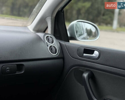 Сірий Фольксваген Golf Plus, об'ємом двигуна 1.6 л та пробігом 260 тис. км за 6850 $, фото 70 на Automoto.ua