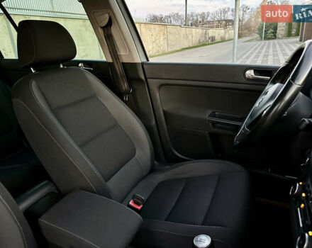 Серый Фольксваген Гольф Плюс, объемом двигателя 1.4 л и пробегом 228 тыс. км за 8599 $, фото 91 на Automoto.ua