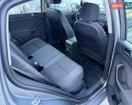 Серый Фольксваген Гольф Плюс, объемом двигателя 1.6 л и пробегом 360 тыс. км за 7800 $, фото 21 на Automoto.ua