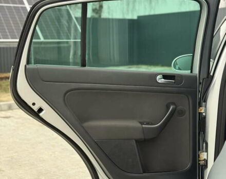 Серый Фольксваген Гольф Плюс, объемом двигателя 1.4 л и пробегом 171 тыс. км за 8800 $, фото 60 на Automoto.ua