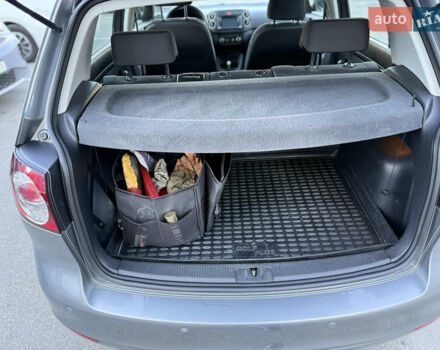 Серый Фольксваген Гольф Плюс, объемом двигателя 1.6 л и пробегом 360 тыс. км за 7800 $, фото 20 на Automoto.ua