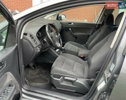 Серый Фольксваген Гольф Плюс, объемом двигателя 1.4 л и пробегом 190 тыс. км за 8950 $, фото 17 на Automoto.ua