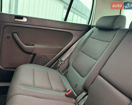 Серый Фольксваген Гольф Плюс, объемом двигателя 1.4 л и пробегом 171 тыс. км за 8800 $, фото 65 на Automoto.ua