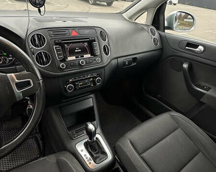 Серый Фольксваген Гольф Плюс, объемом двигателя 1.6 л и пробегом 341 тыс. км за 7200 $, фото 6 на Automoto.ua