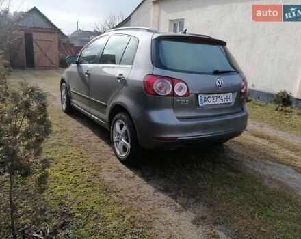 Серый Фольксваген Гольф Плюс, объемом двигателя 1.6 л и пробегом 245 тыс. км за 9000 $, фото 7 на Automoto.ua