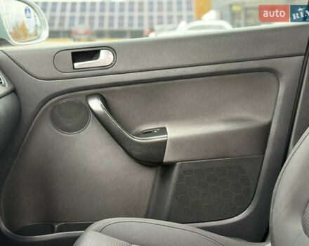 Сірий Фольксваген Golf Plus, об'ємом двигуна 1.4 л та пробігом 171 тис. км за 9200 $, фото 45 на Automoto.ua