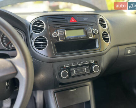 Фольксваген Гольф Плюс 2011 в Луцке на Automoto.ua Серый Фольксваген Гольф Плюс, объемом двигателя 1.6 л и пробегом 237 тыс. км за 7900 $, фото 17 на Automoto.ua