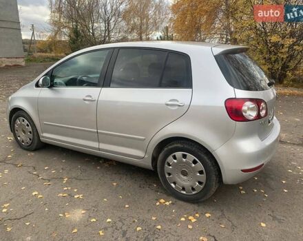 Серый Фольксваген Гольф Плюс, объемом двигателя 1.6 л и пробегом 305 тыс. км за 7600 $, фото 2 на Automoto.ua