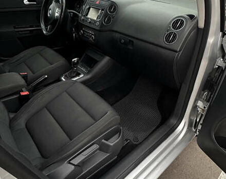 Серый Фольксваген Гольф Плюс, объемом двигателя 1.6 л и пробегом 341 тыс. км за 7200 $, фото 8 на Automoto.ua