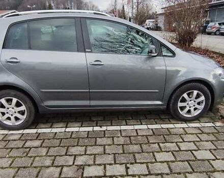 Серый Фольксваген Гольф Плюс, объемом двигателя 1.6 л и пробегом 150 тыс. км за 10500 $, фото 2 на Automoto.ua